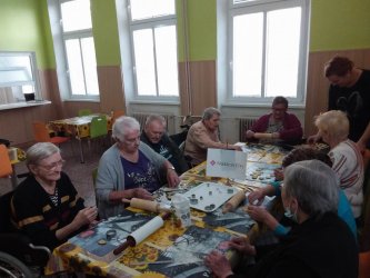 Projekt s pečením pokračuje