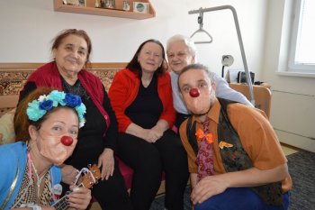 Veselo s Červenými nosmi