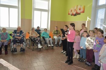 Október – mesiac úcty k starším